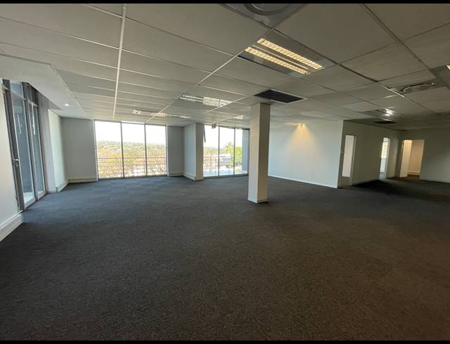 658M² OFFICE TO LET IN BRYANSTON